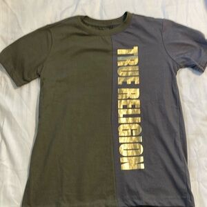 B0208 True Religion Kids T shirt - Medium